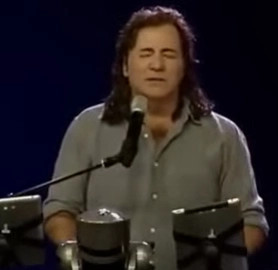 Il profeta sudafricano Kim Clement, autore  di canti e di libri cristiani. Ha predetto anche l'attentato dell'11 settembre e l'arrivo dell'uragano Kathrina.